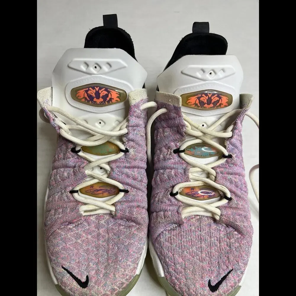 Nike LeBron XVIII 18 James Purple White Black CW2760-900 Sz 5Y‎